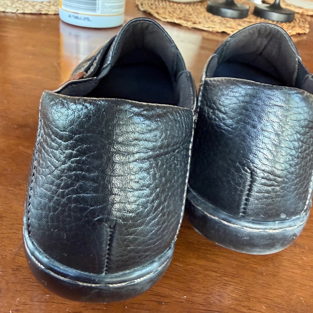 Clarks Collection Black Leather Button Loafers Slip On Shoes Women 10M comfort - Picture 5 of 9